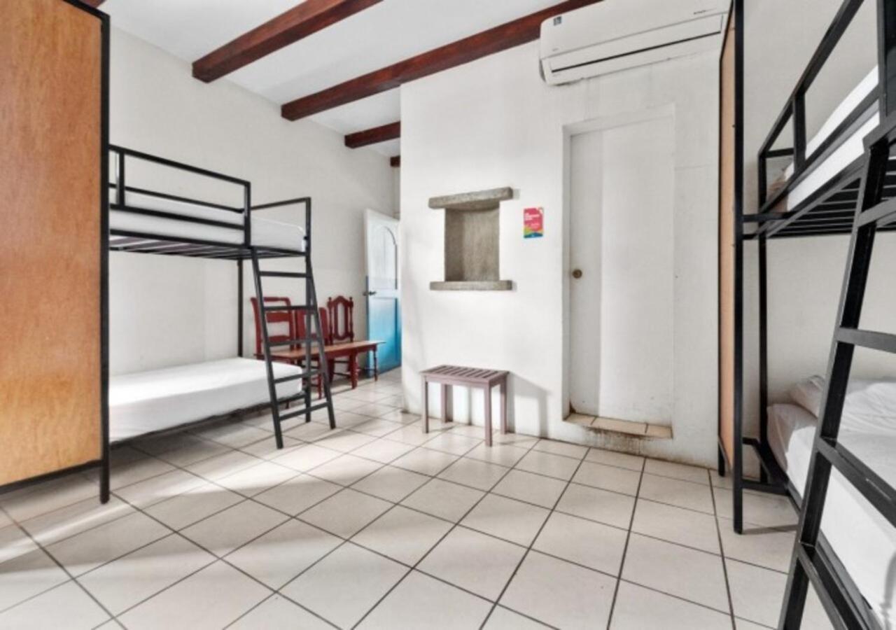 Socialtel Granada Hotel ภายนอก รูปภาพ
